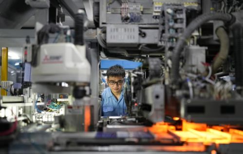 六看中國(guó)經(jīng)濟(jì) 電子元器件與機(jī)電組件設(shè)備制造行業(yè)的機(jī)遇與挑戰(zhàn)